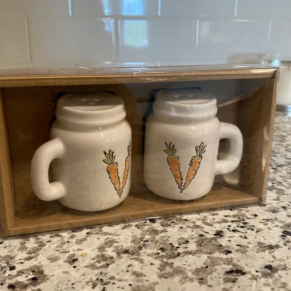 Salt and Pepper Shakers - Picture 2 of 4